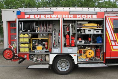 Löschgruppenfahrzeug (LF16/12) rechte Seite offen