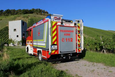Mittleres Löschfahrzeug (MLF) seitlich von hinten