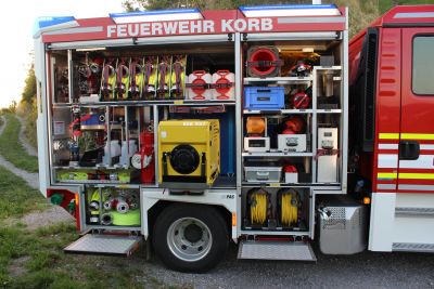 Mittleres Löschfahrzeug (MLF) rechte Seite offen